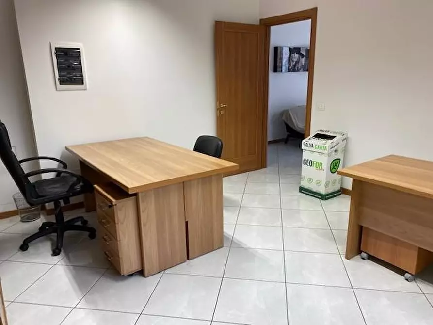 Immagine 5 di Ufficio in vendita  a Pisa