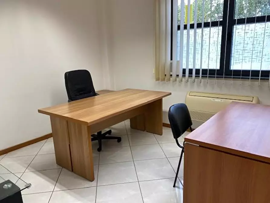 Immagine 7 di Ufficio in vendita  a Pisa