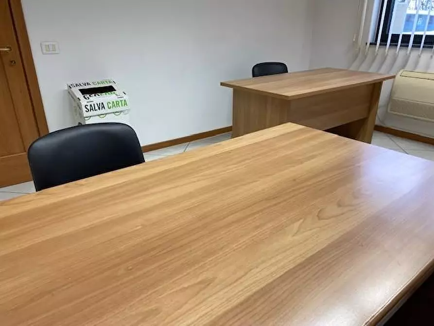 Immagine 8 di Ufficio in vendita  a Pisa