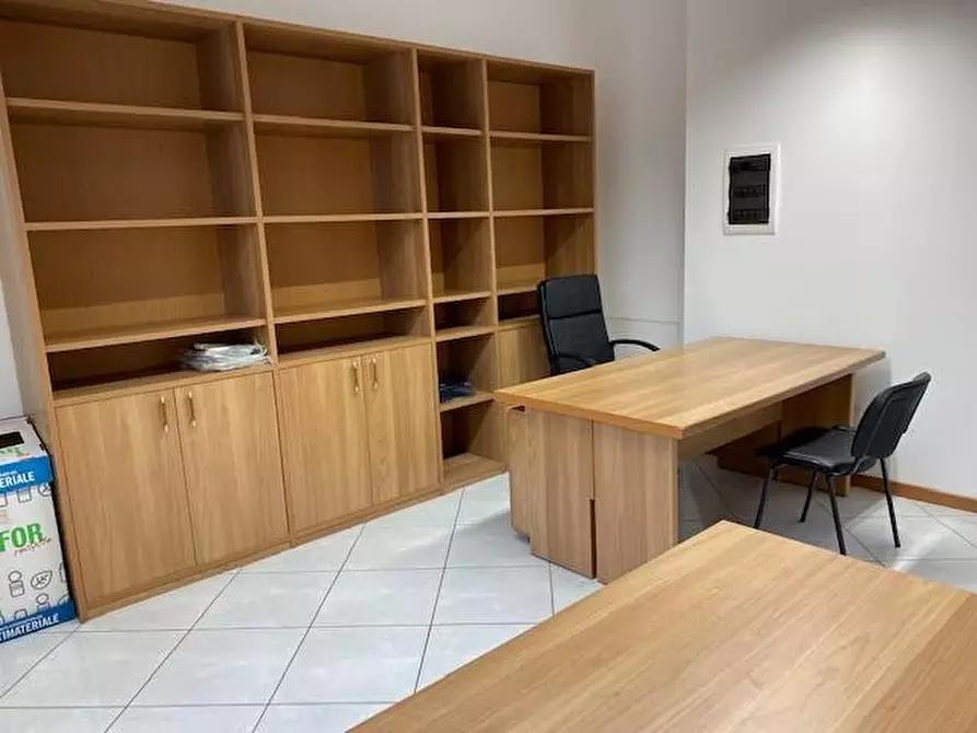 Immagine 6 di Ufficio in vendita  a Pisa