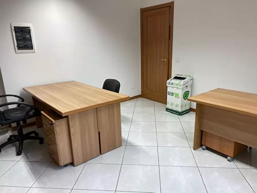 Immagine 9 di Ufficio in vendita  a Pisa