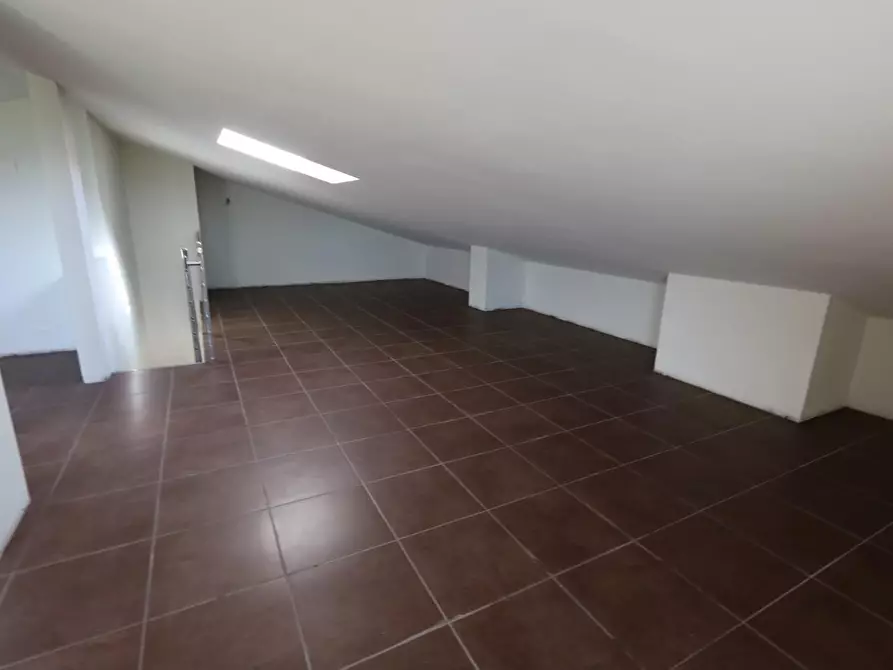 Immagine 16 di Mansarda in vendita  a Pontedera