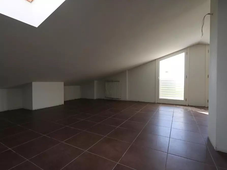 Immagine 14 di Mansarda in vendita  a Pontedera