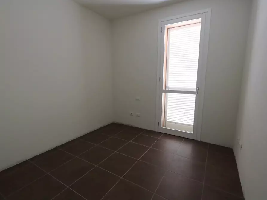 Immagine 9 di Mansarda in vendita  a Pontedera