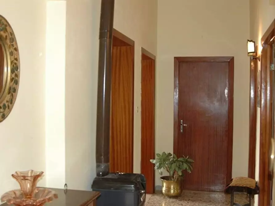 Immagine 5 di Appartamento in vendita  a Monticiano