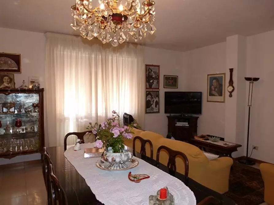 Immagine 9 di Appartamento in vendita  a Siena