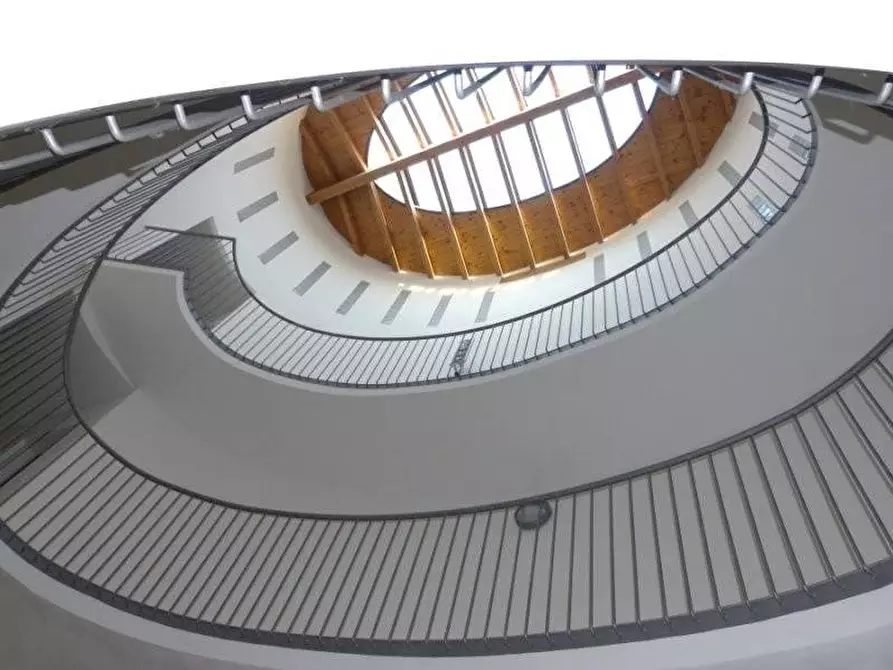 Immagine 10 di Appartamento in vendita  a Siena