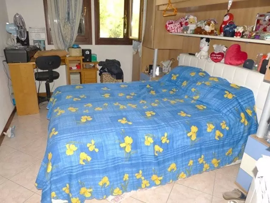 Immagine 4 di Appartamento in vendita  a Siena