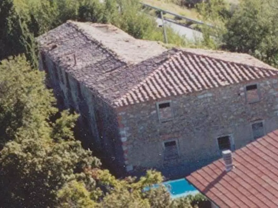 Immagine 1 di Casa colonica in vendita  a Volterra