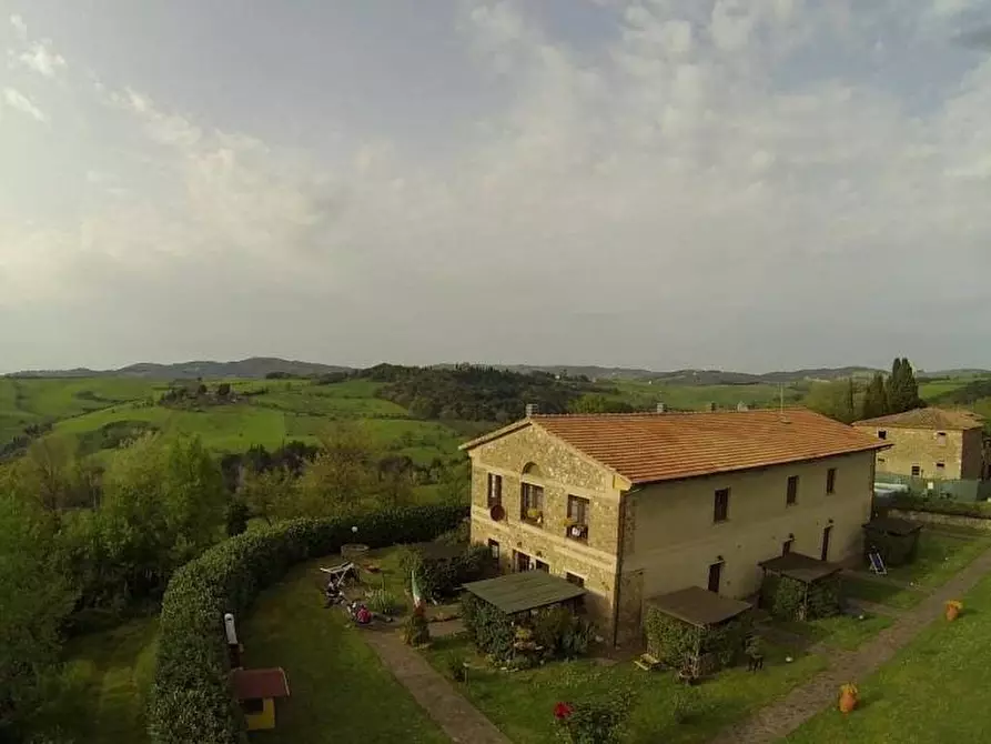 Immagine 1 di Porzione di casa in vendita  a Volterra