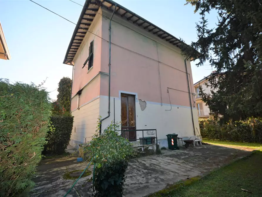 Immagine 22 di Villa in vendita  a Lucca