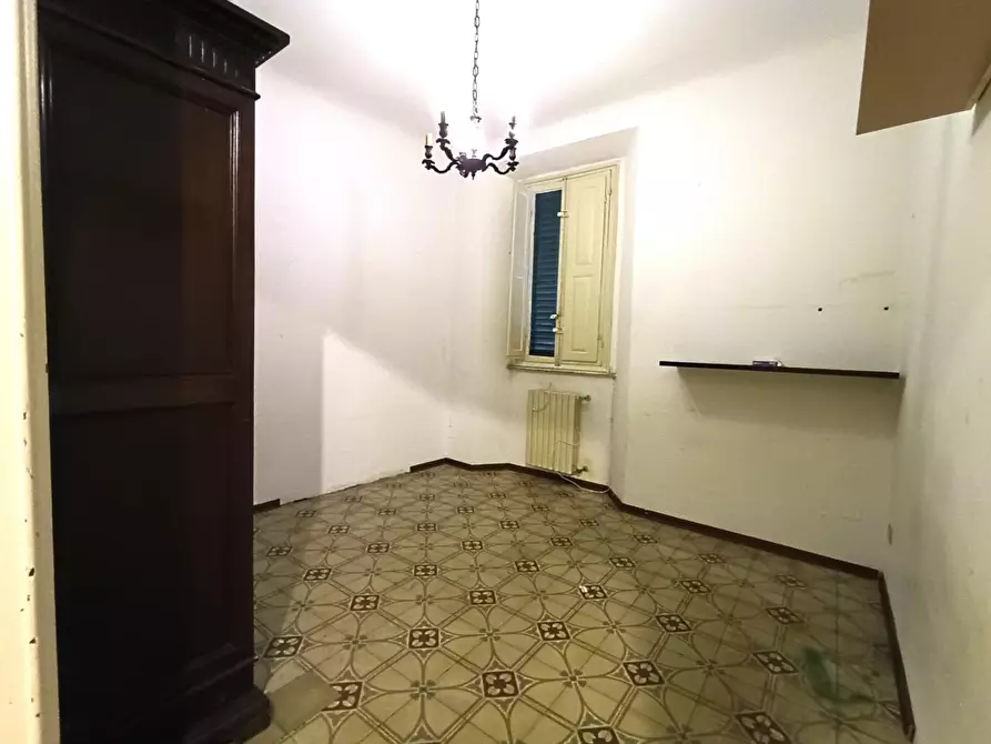 Immagine 10 di Appartamento in vendita  a Lucca