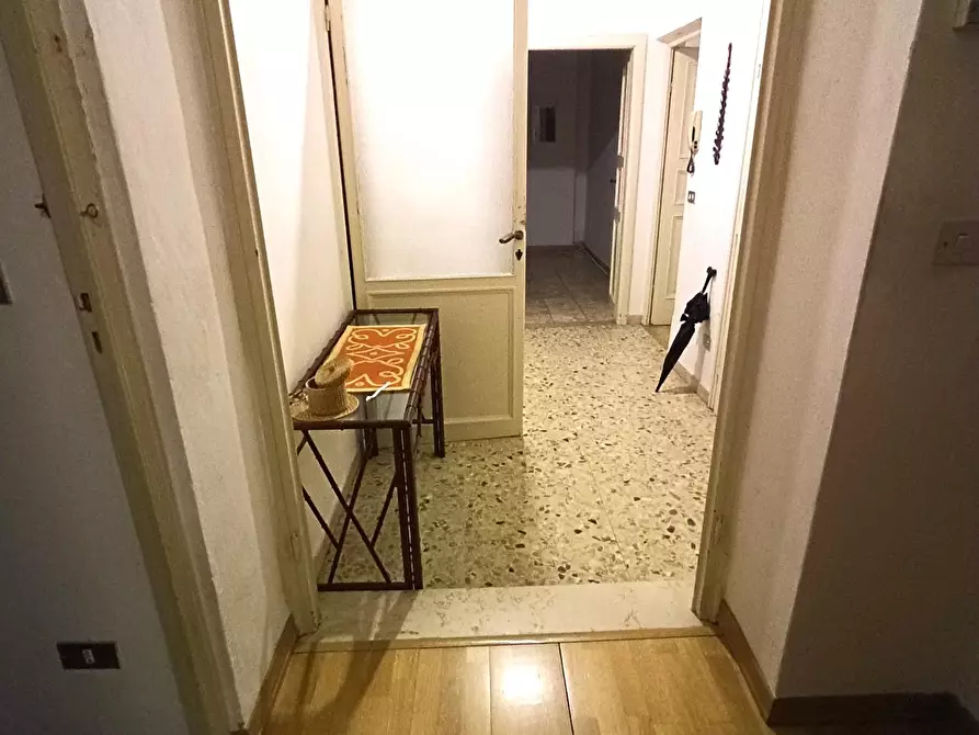 Immagine 24 di Appartamento in vendita  a Lucca