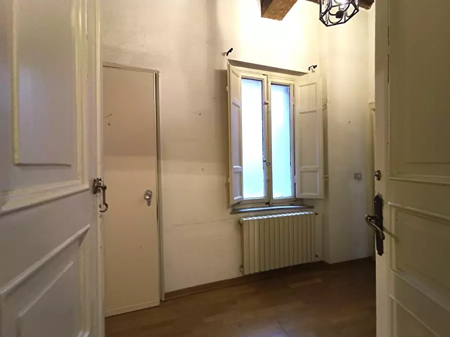 Immagine 7 di Appartamento in vendita  a Lucca