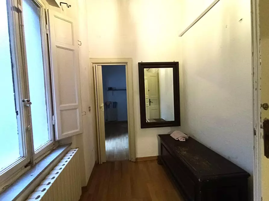 Immagine 5 di Appartamento in vendita  a Lucca