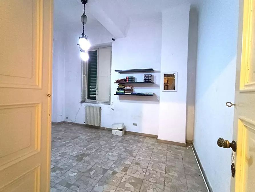 Immagine 18 di Appartamento in vendita  a Lucca