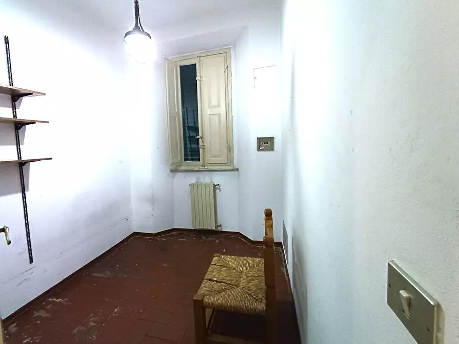 Immagine 12 di Appartamento in vendita  a Lucca