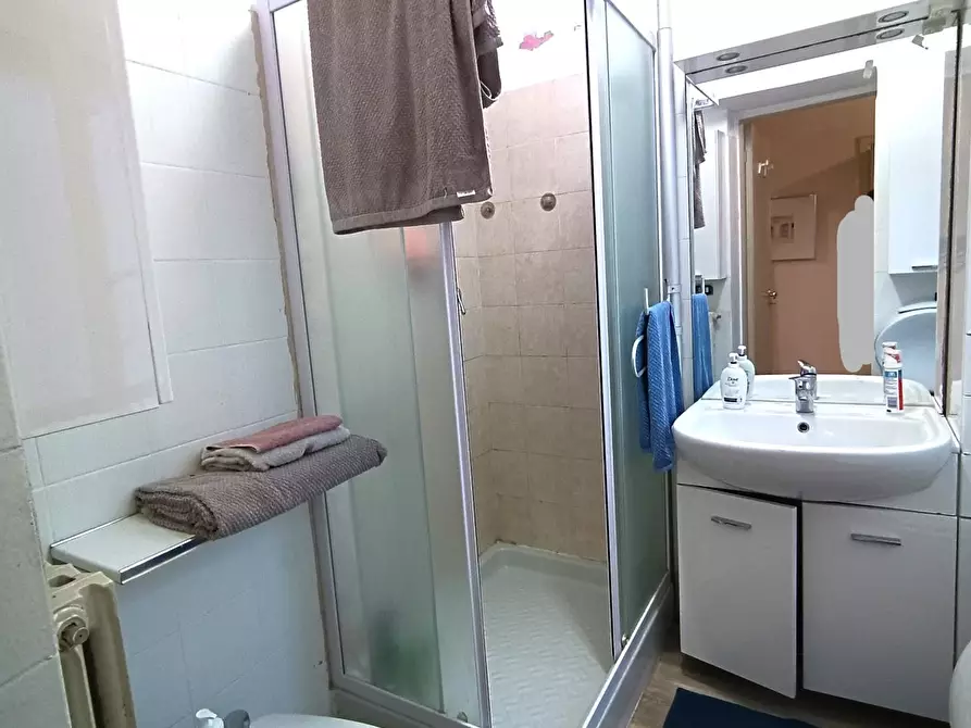 Immagine 6 di Appartamento in vendita  a Lucca