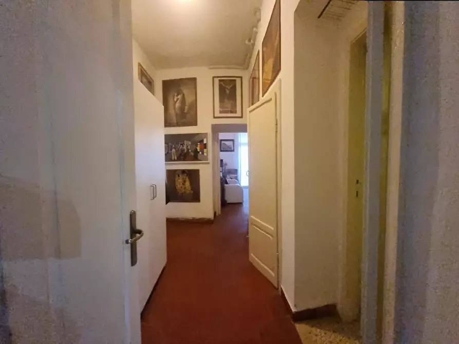 Immagine 10 di Ufficio in vendita  a Livorno