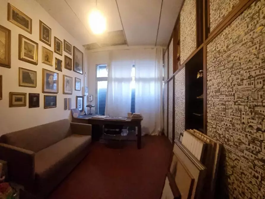 Immagine 7 di Ufficio in vendita  a Livorno