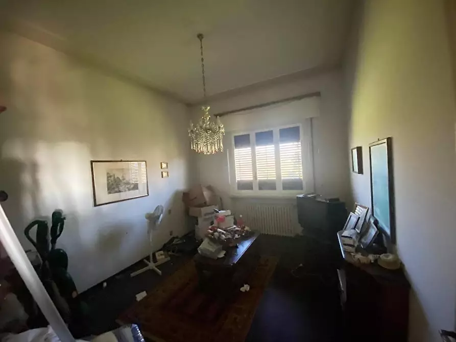 Immagine 18 di Villa in vendita  a Lucca