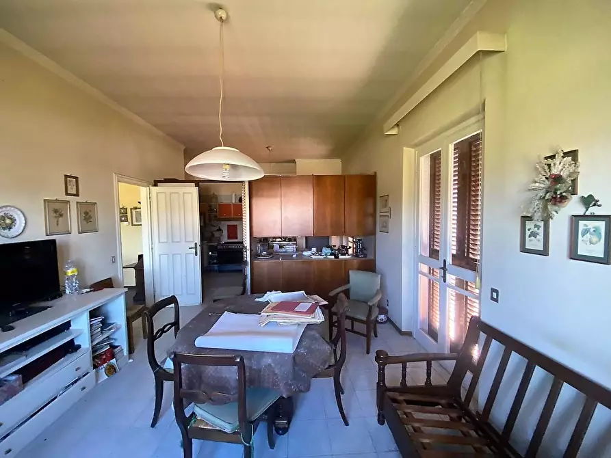 Immagine 11 di Villa in vendita  a Lucca