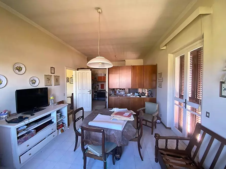 Immagine 12 di Villa in vendita  a Lucca