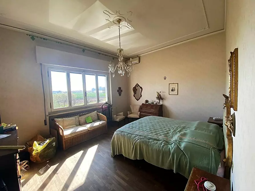 Immagine 19 di Villa in vendita  a Lucca