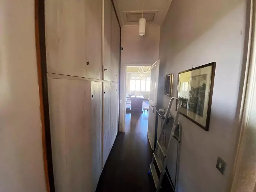 Immagine 17 di Villa in vendita  a Lucca