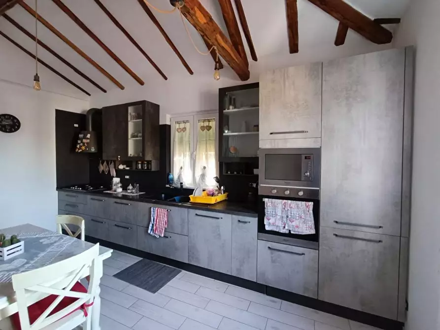 Immagine 5 di Appartamento in vendita  a Massa