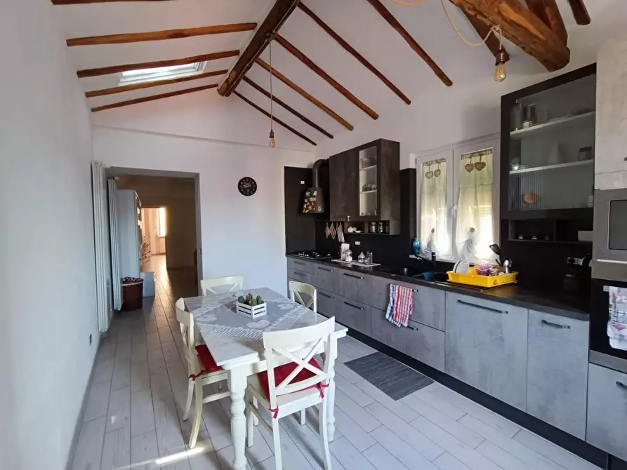 Immagine 3 di Appartamento in vendita  a Massa