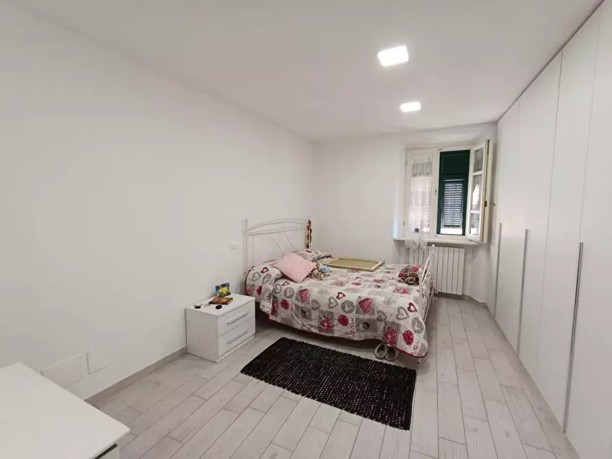 Immagine 17 di Appartamento in vendita  a Massa