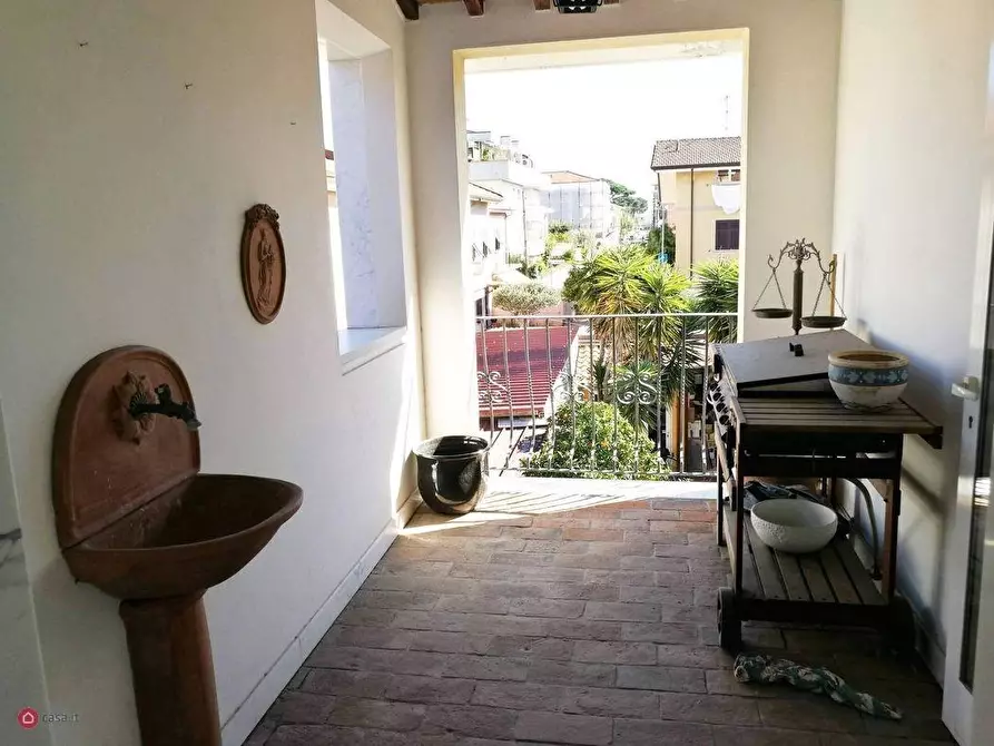 Immagine 17 di Appartamento in vendita  a Carrara