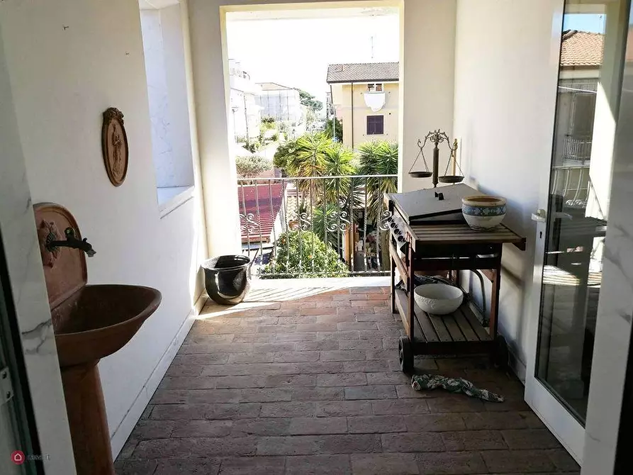 Immagine 18 di Appartamento in vendita  a Carrara
