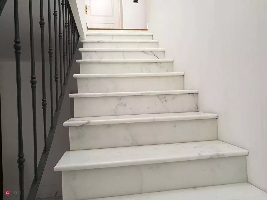 Immagine 12 di Appartamento in vendita  a Carrara