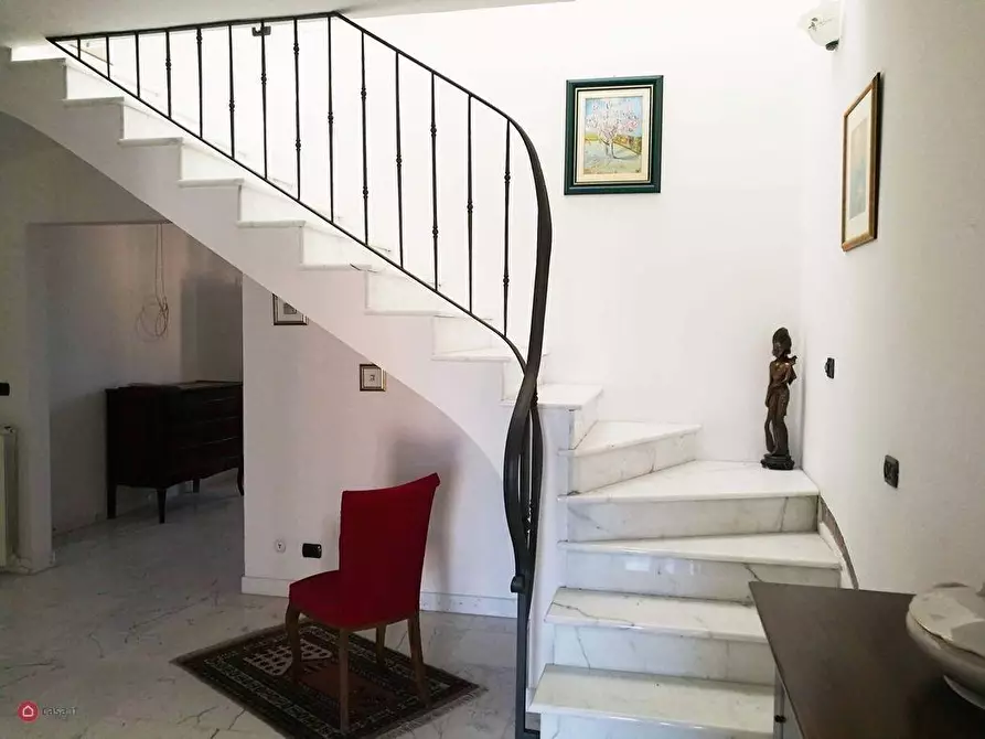 Immagine 10 di Appartamento in vendita  a Carrara