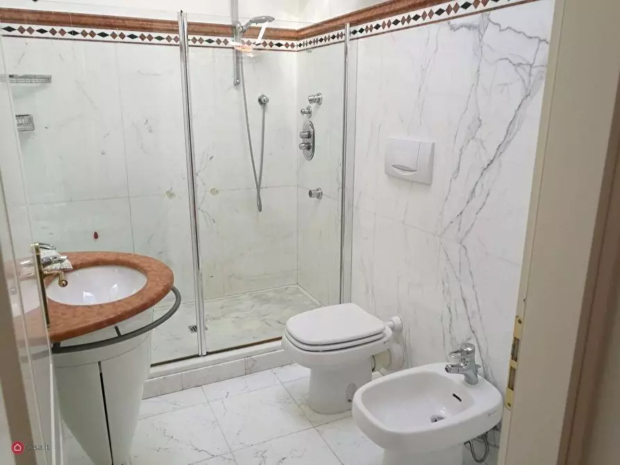 Immagine 19 di Appartamento in vendita  a Carrara