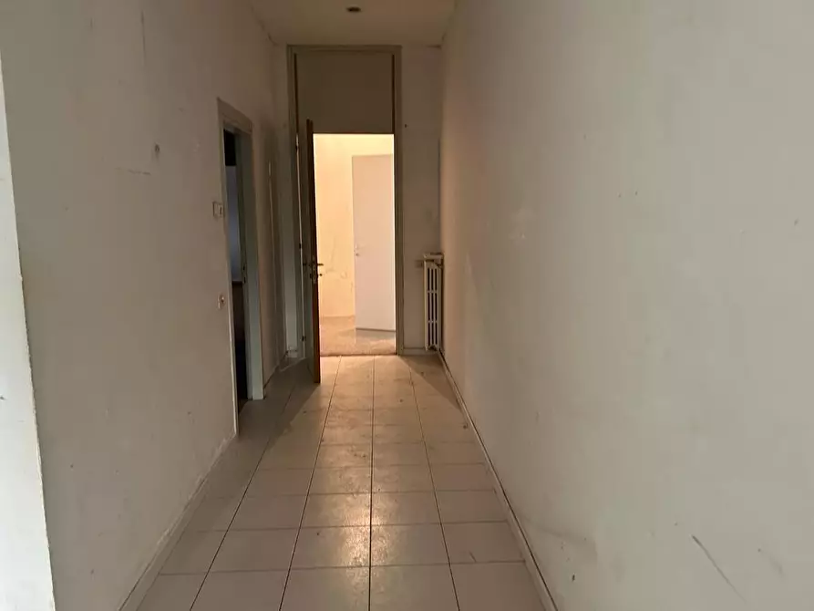 Immagine 7 di Ufficio in affitto  a Empoli