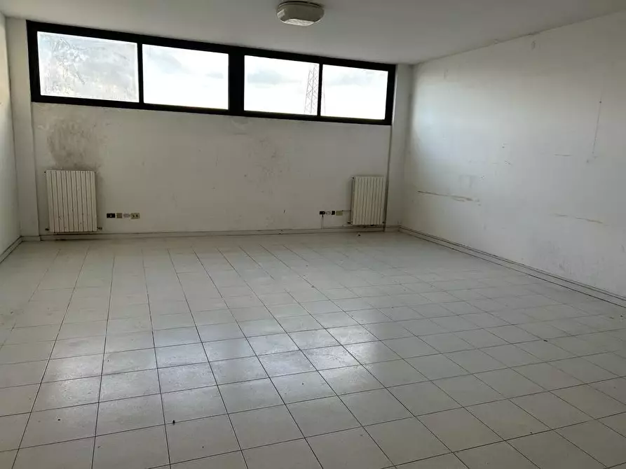 Immagine 6 di Ufficio in affitto  a Empoli