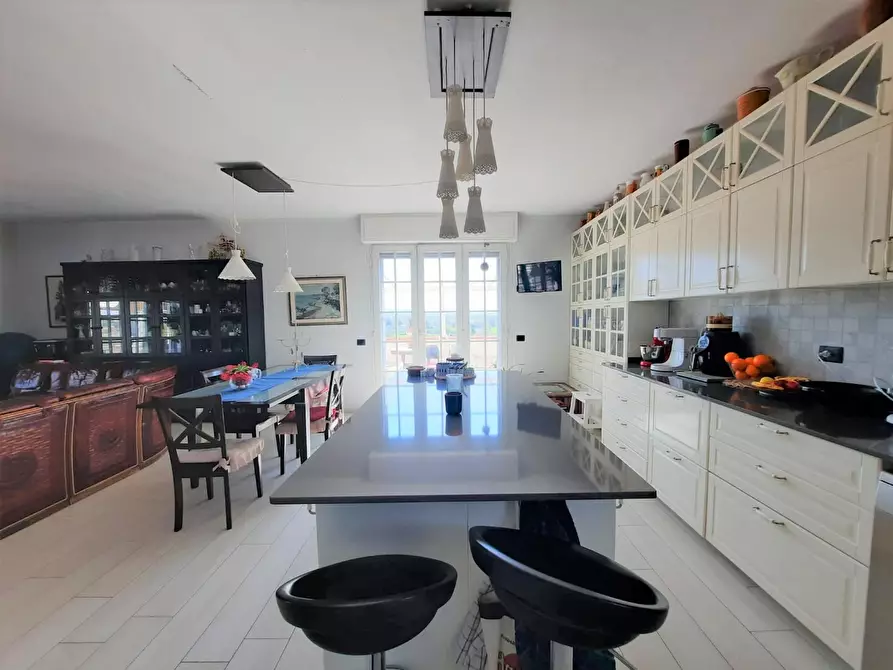 Immagine 1 di Mansarda in vendita  a Cascina