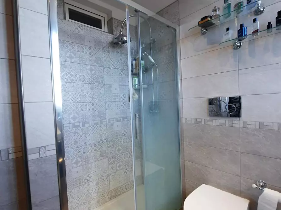 Immagine 26 di Mansarda in vendita  a Cascina