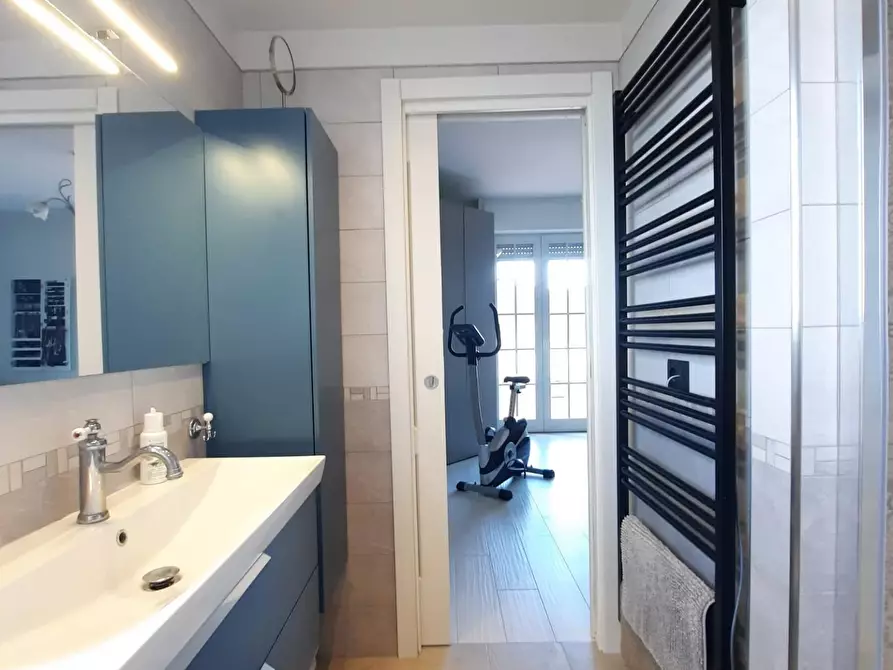 Immagine 25 di Mansarda in vendita  a Cascina