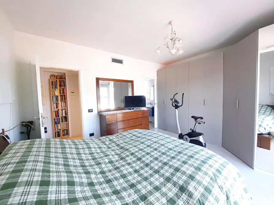 Immagine 22 di Mansarda in vendita  a Cascina