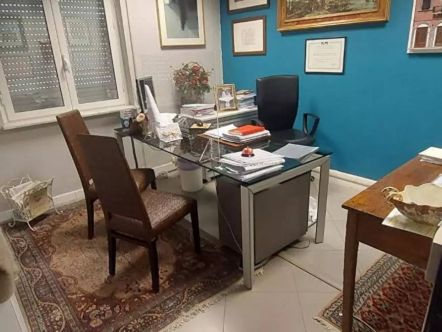 Immagine 2 di Appartamento in vendita  a Massa