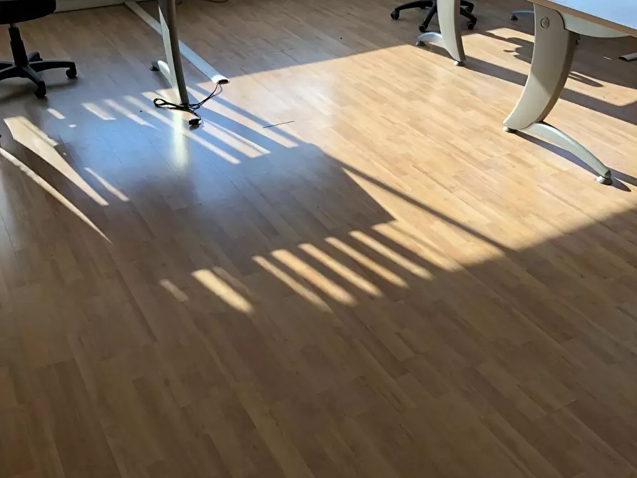 Immagine 8 di Attività artigianale in affitto  a Massa