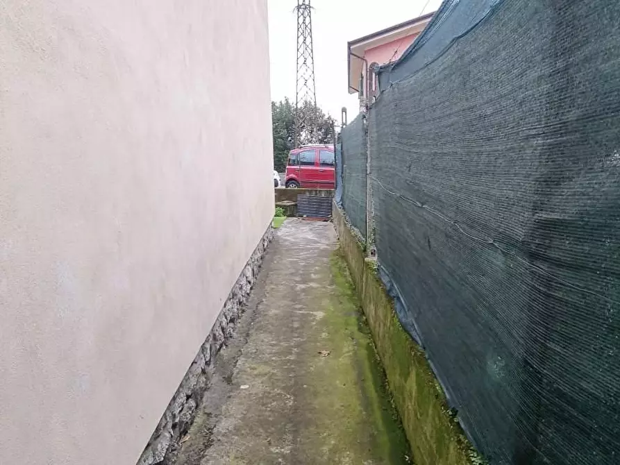 Immagine 26 di Casa indipendente in vendita  a Massa