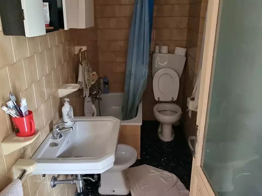 Immagine 24 di Casa indipendente in vendita  a Massa