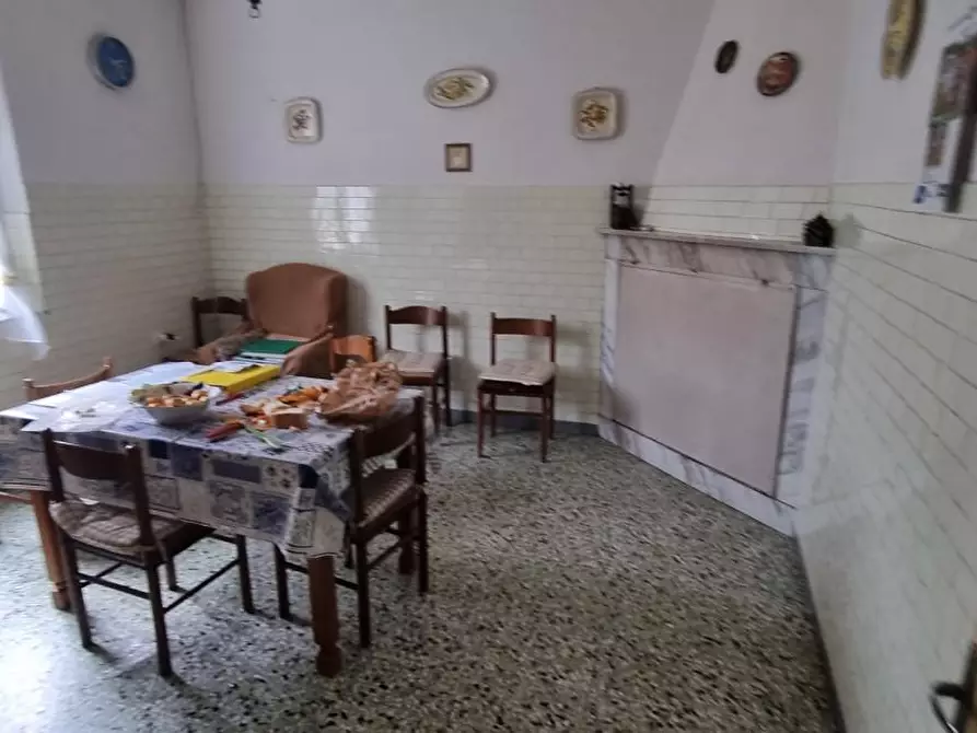 Immagine 4 di Casa indipendente in vendita  a Massa