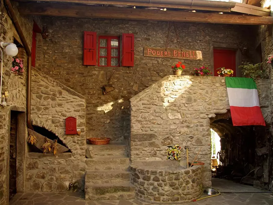 Immagine 5 di Azienda agricola in vendita  a Pontremoli