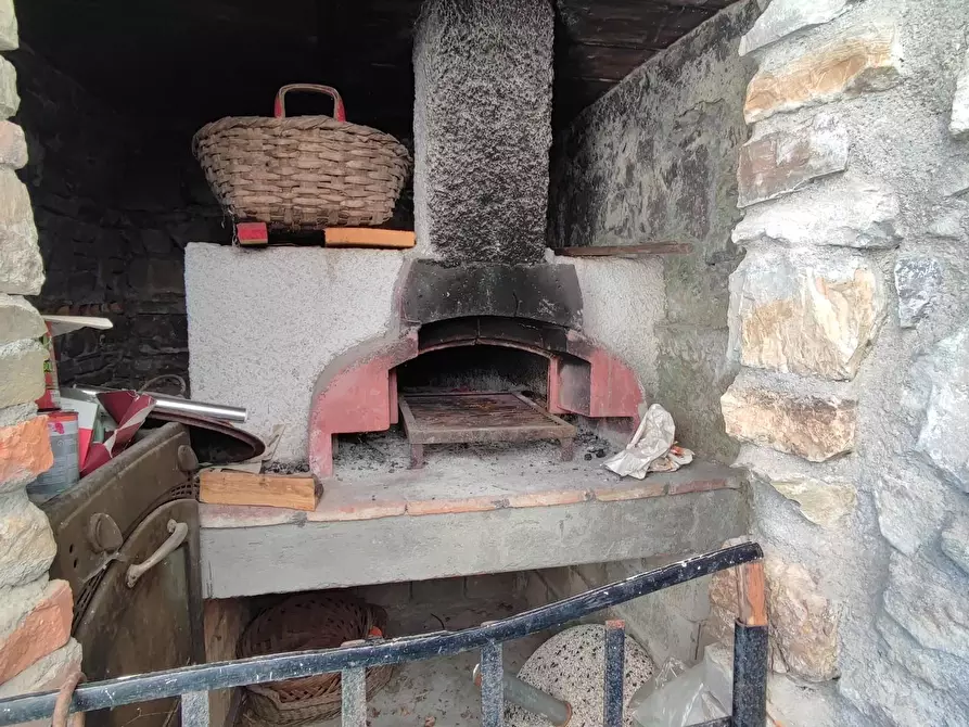 Immagine 50 di Azienda agricola in vendita  a Pontremoli